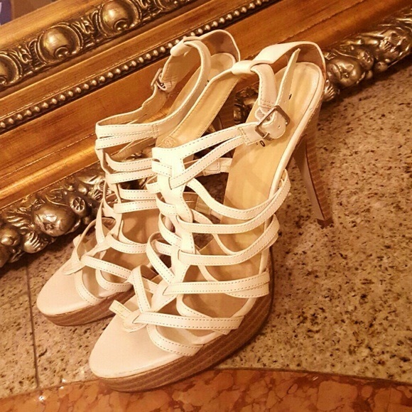 Bonnibel gourgouse  high heels as new - Picture 1 of 4